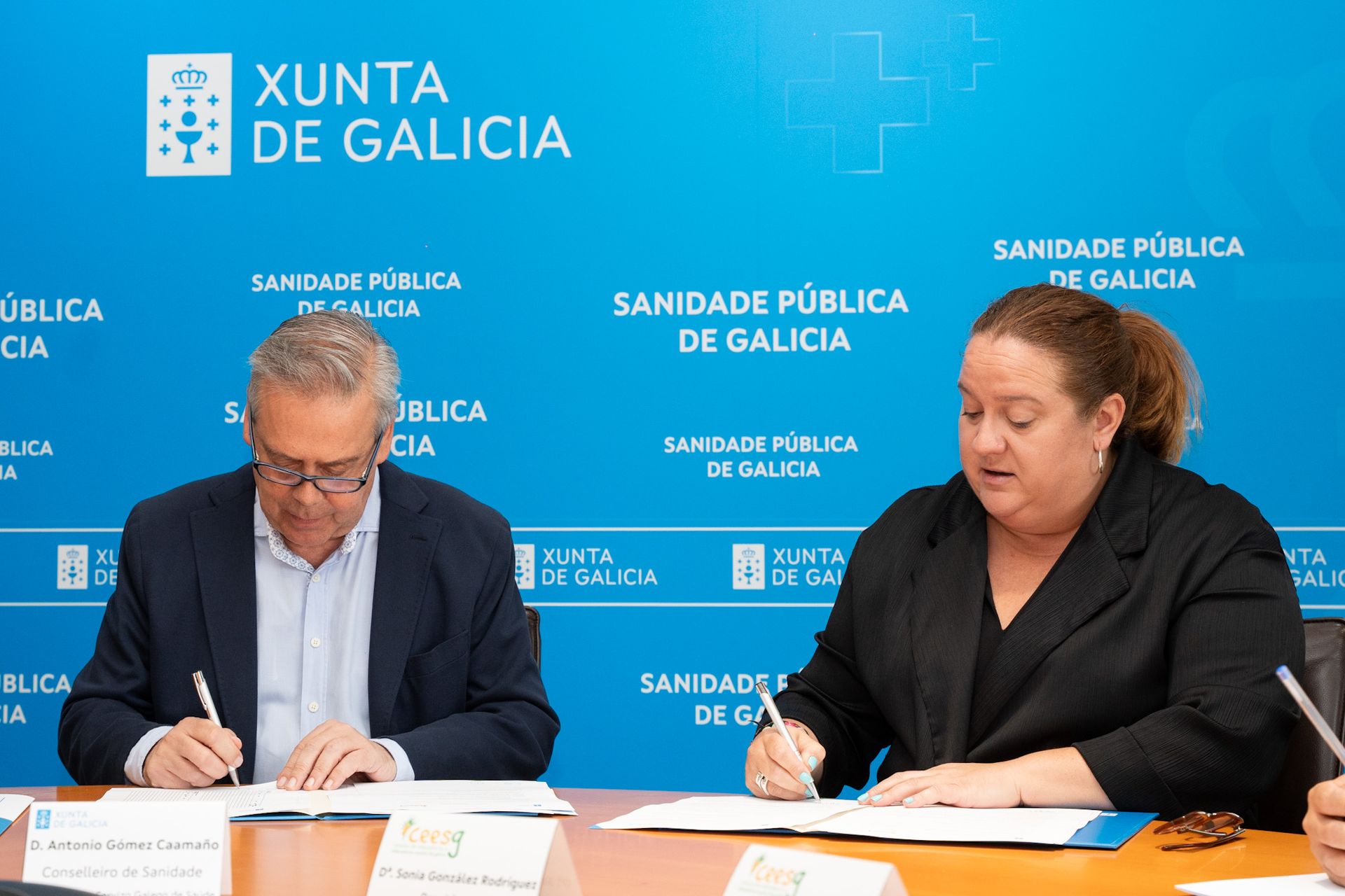 Conselleiro de Sanidade (Antonio Gómez Caamaño) e Presidenta do Ceesg (Sonia González Rodríguez)